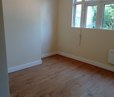 Studio Flat, Peterborough Road, HA1 - Photo 2
