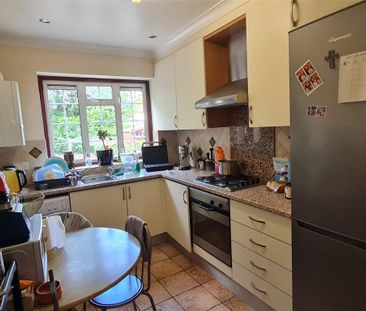 Ashbourne Close, London W5 - Photo 1