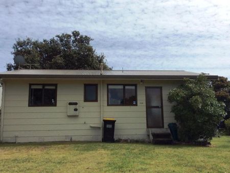 Coats Cottage - Photo 2