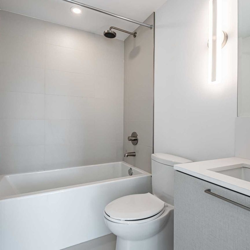 For Lease - 19 Western Battery Road Unit# 301, Toronto, Ontario - Photo 1