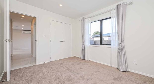 Lovely Renovated Family Home Pakuranga - Photo 1