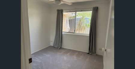 Spacious 3-Bedroom Duplex with Media Room & FTTP in Quiet Catherine Court, Labrador - Photo 3