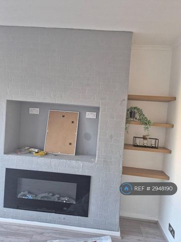 3 bedroom semi-detached house to rent - Photo 2
