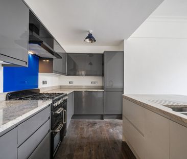 3 bedroom apartment to rent - Photo 3