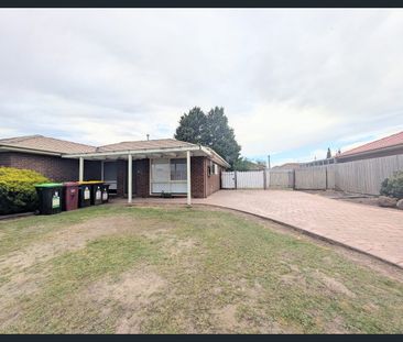 7 Crawley Court, Craigieburn, Vic 3064 - Photo 4