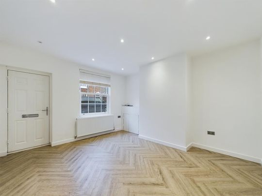 3 bedroom terraced house to rent - Photo 1