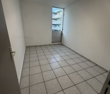 Location Appartement 3 pièces 44m² POINTE A PITRE 97110 - Photo 1