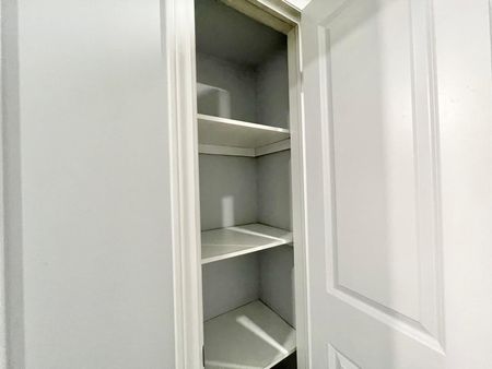 For Lease - 98 Dallan Drive Unit# B, Guelph, Ontario - Photo 2