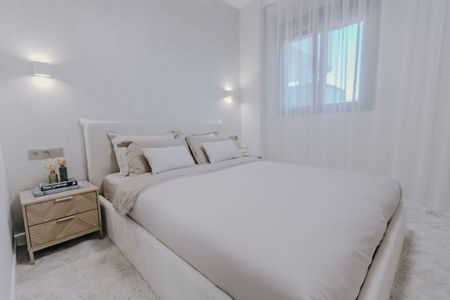 Apartment in Selwo, Costa del Sol - Photo 4
