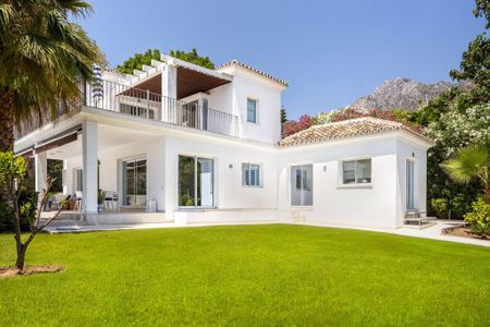 4 bedroom luxury Villa for rent in The Golden Mile, Marbella, Andalusia - Photo 5