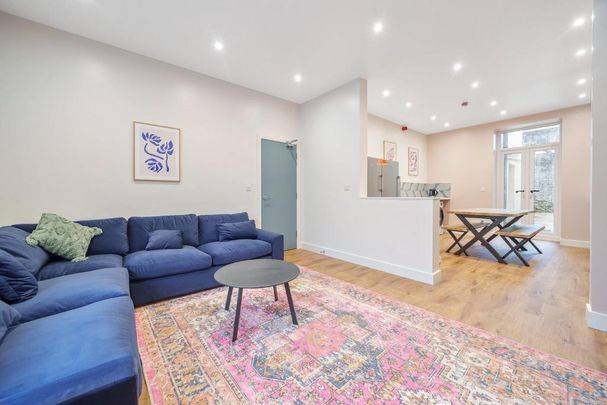 6 bedroom house to rent - Photo 1