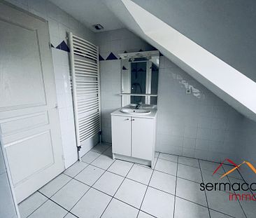 Appartement F2 mansardé au 5e étage avec ascenseur - Photo 6