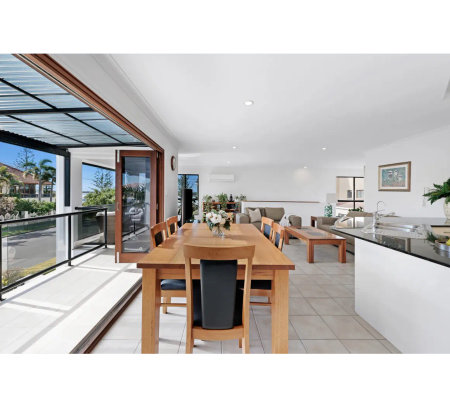 1/4 Parr Street, Biggera Waters, Qld 4216 - Photo 2