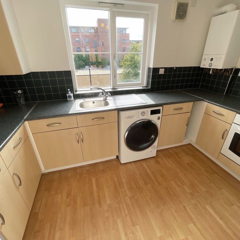 2 bedroom to let - Photo 1