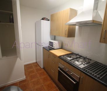 1 bedroom in a flat share to rent - Photo 1