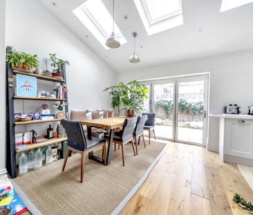 3 bedroom flat to rent - Photo 3