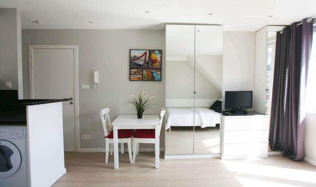 Möblierte Wohnung in Brüssel, Schuman (EU District) - Photo 1