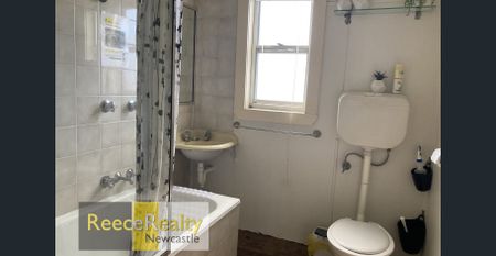 Small house in the heart of the city - Photo 3