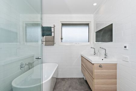 Neat, Sweet and Petite! - Photo 5