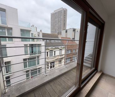 Te huur: gezellig duplexappartement met terras in hartje Oostende! - Photo 1