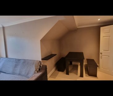 2 Bed Flat, Leigham Vale, SW16 - Photo 4