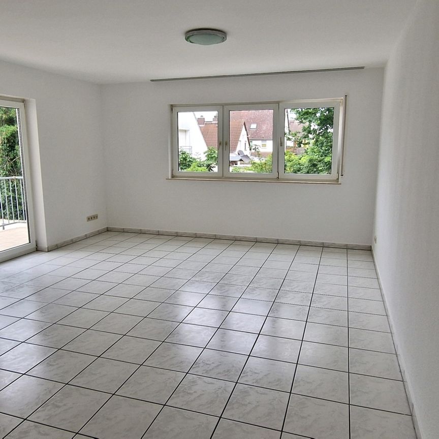 Gepflegte 2 Zimmerwohnung * Balkon * neue EBK * Duplex Stellplatz in Heusenstamm - Foto 1