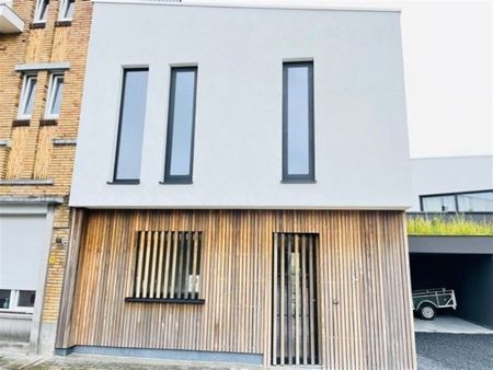 Rijwoning met 3 slaapkamers, terras en tuin - Foto 4