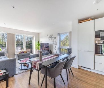 3 bedroom flat to rent - Photo 2