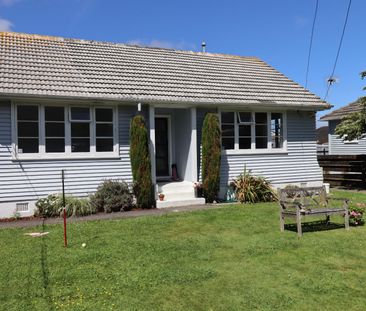 Situated in a highly sought after area, welcome to 66 Rata Street! - Photo 5