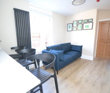 3 bedroom flat to rent - Photo 1