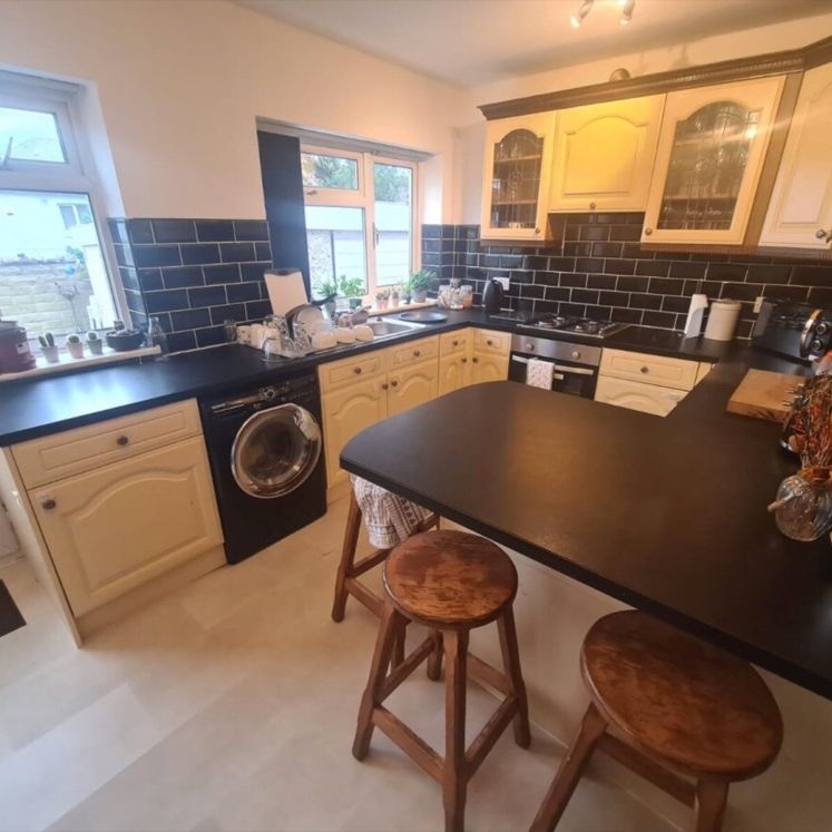 2 Bed - 43 Argie Avenue, Burley, Leeds - LS4 2QN - Student - Photo 1