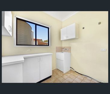 17 Ethel Street, Newtown, Qld 4350 - Photo 2