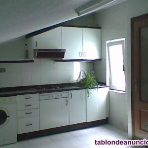 Se alquila piso(atico) - Photo 2