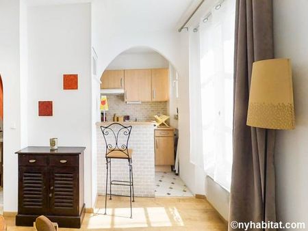 Logement à Paris, Location meublée - Photo 2