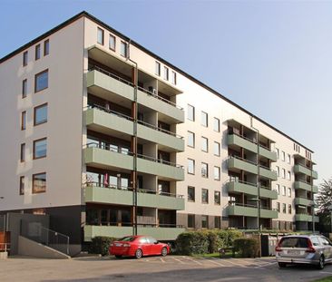 Per Albin Hanssons väg 61E - Photo 1