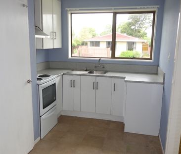 Tidy 3 Bedroom Unit in Redwood - Photo 4