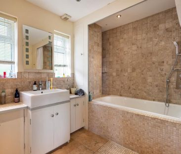 4 bedroom detached house to rent - Photo 6