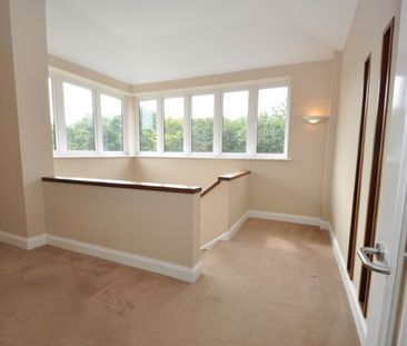 2 bedroom Apartment - Moors Walk, Welwyn Garden City - Photo 2