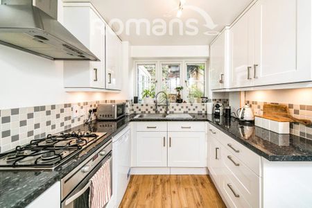 3 bedroom semi-detached house to rent - Photo 5