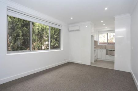 6/8 Davis Street RICHMOND - Photo 2