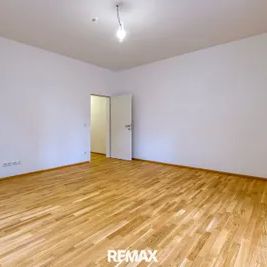 Wunderschöne Altbauwohnung! Zentral begehbar! Hochparterre & straßenseitig! - Photo 2