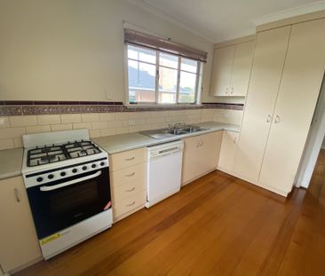 20 Clarence Avenue, Kennington - Photo 4