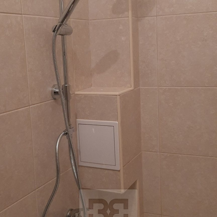 Pronájem bytu 2+1 50 m², U Uranie 1475, Praha - Photo 1