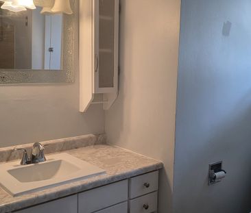 For Lease - 345 Fairlawn St Street Unit# Main, Oshawa, Ontario - Photo 3