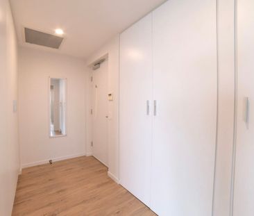 Modern Luxe Apartment - Exceptional Location, Close to Everything - Photo 3