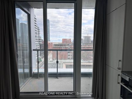 For Lease - 158 Front Street Unit# 815, Toronto, Ontario - Photo 3