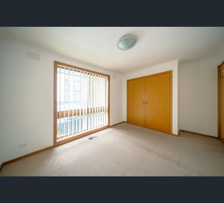 2/1038 Mt Alexander Road, Essendon, Vic 3040 - Photo 5