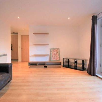 2 bedroom property to rent in London - Photo 1