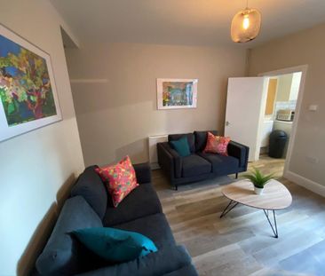 4 bedroom terraced house to rent - Photo 3