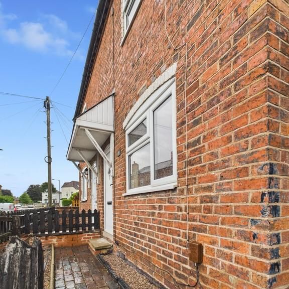2 bedroom semi-detached house to rent - Photo 1